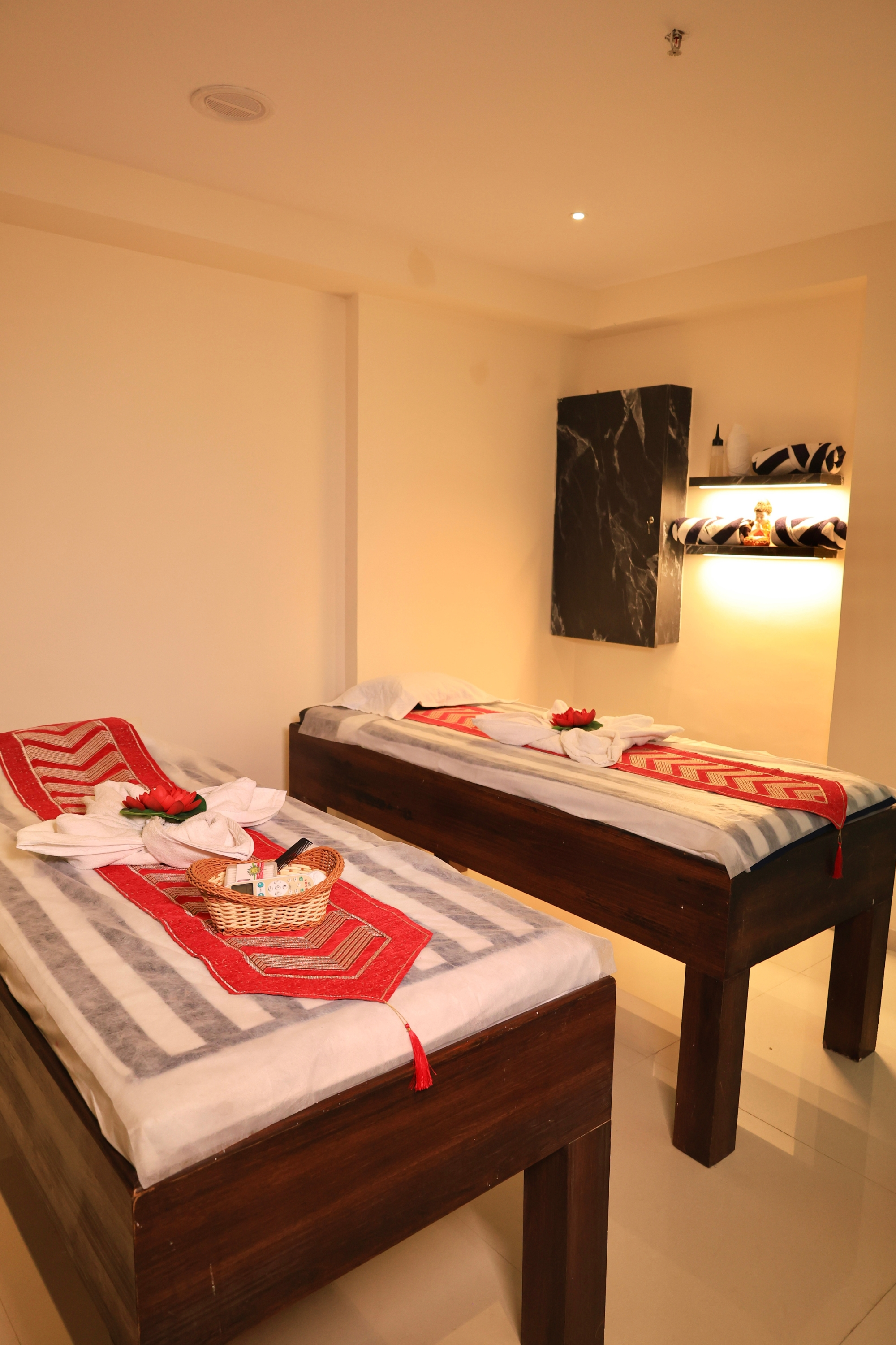 Relaxation area with black loungers